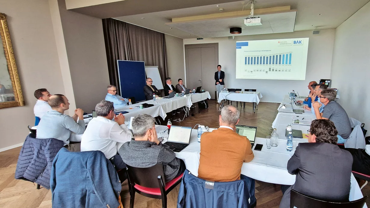 Schweizer Autogewerbe bleibt in Wartestellung
									 
										Schweizer Autogewerbe bleibt in Wartestellung